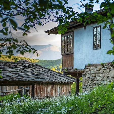Villa Authentic House With Stunning Mountain View - Karashka Aprilzi Exterior foto
