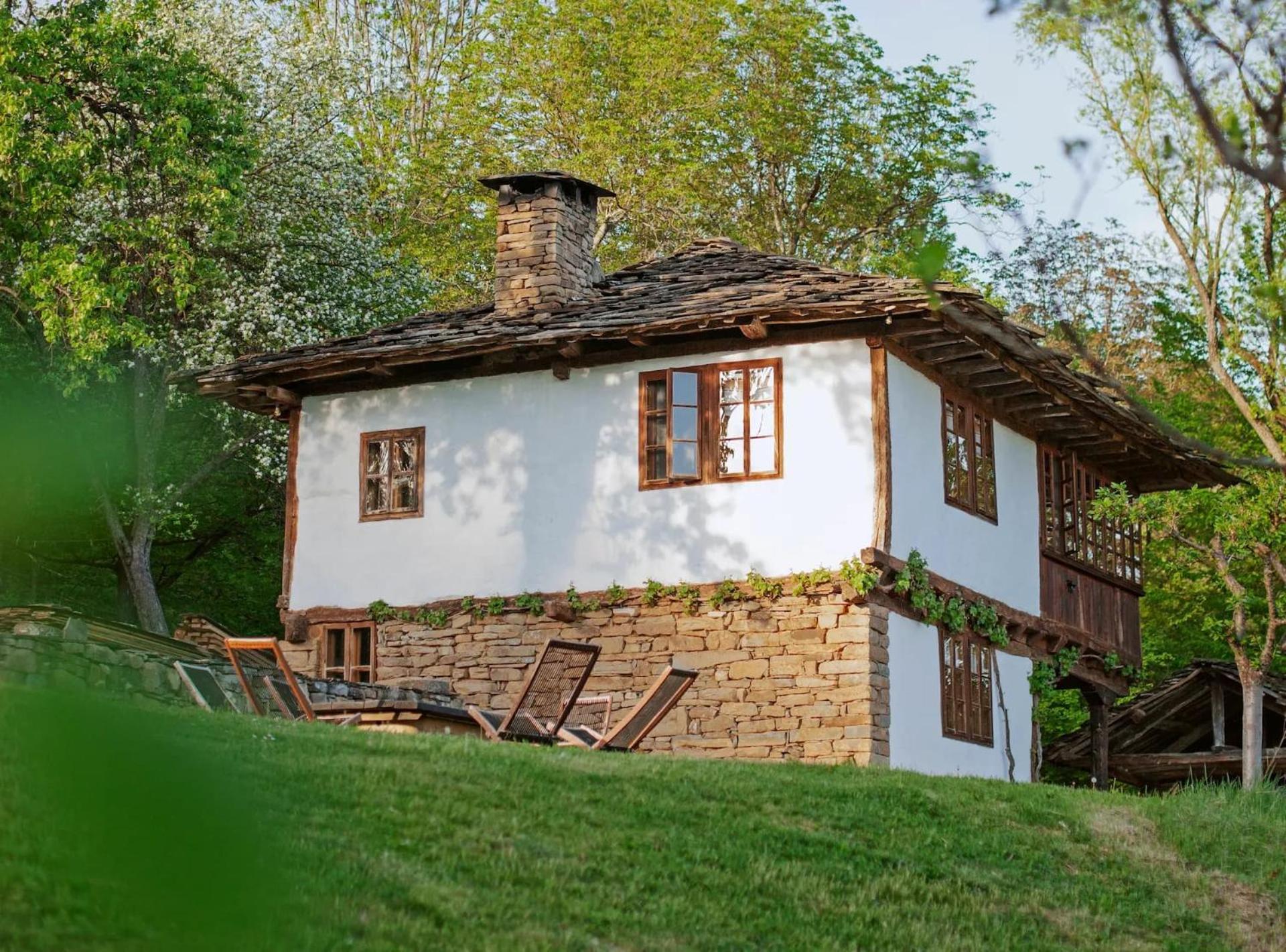 Villa Authentic House With Stunning Mountain View - Karashka Aprilzi Exterior foto