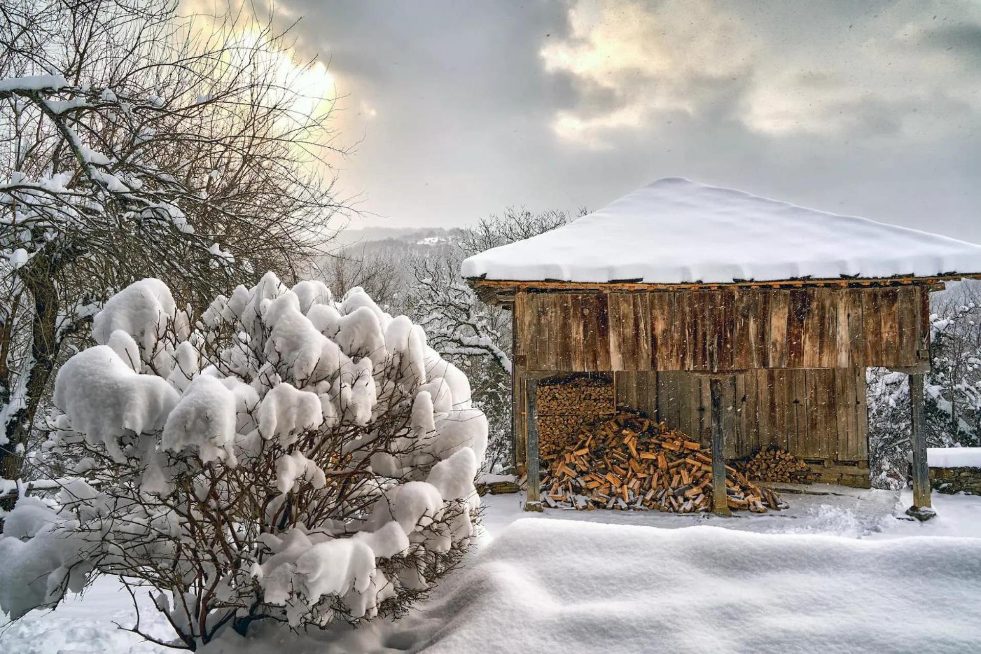 Villa Authentic House With Stunning Mountain View - Karashka Aprilzi Exterior foto